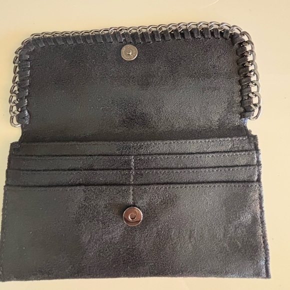 Chic Black Chain-Embellished Wallet - Picture 5 of 6